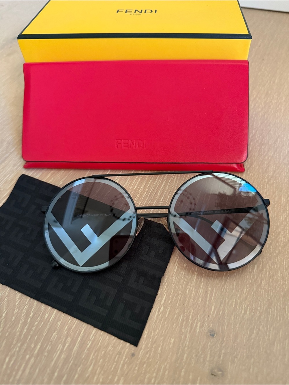 Fendi Round Sunglasses